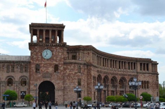 ԲՀԿ-ն առաջարկում է ընտրովի քաղաքական պաշտոն զբաղեցնողների հետ համատեղությամբ աշխատանքային պայմանագրերը կնքել. հարցը՝ կառավարության օրակարգում