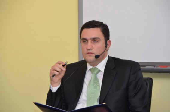 Կառավարությունը մատնված է անգործության, խորհրդարանական կառավարման համակարգ ունեցող պետությունում խորհրդարանը փաստացի չի աշխատում. Արթուր Ղազինյան