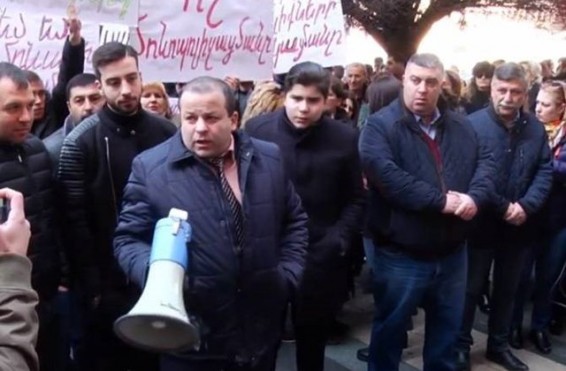 Ալեն Սիմոնյանին հաջողվեց ցրել ցույցը. կառավարությունում հարցը հրատապ քննարկման է դրված