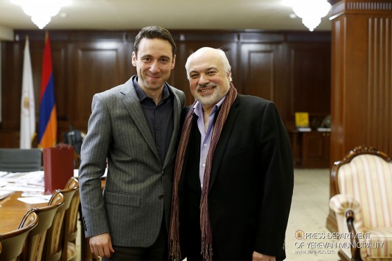 Քաղաքապետն ընդունել է Օպերայի և բալետի թատրոնի ղեկավարությանը