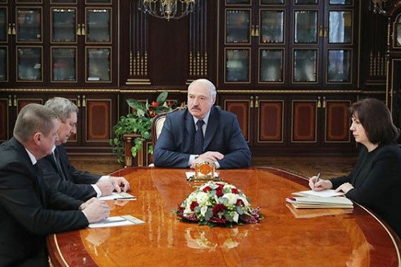 Լուկաշենկան պաշտոնաթող պաշտոնյաներին ուղարկել է՝ կարգուկանոն հաստատելու կովերի ֆերմայում