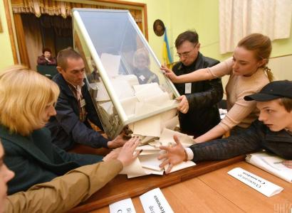 Ուկրաինայի ԿԸՀ-ն դիտարկել է արձանագրությունների 95 տոկոսը. Զելինսկին կրկնակի առաջ է Պորոշենկոյից