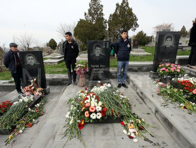 «Եռաբլուրում» պետք է ապրիլյան պատերազմի զոհերին նվիրված առանձին տեղ լինի. Մանուել Մանուկյան