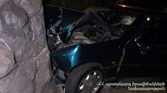 Տներից մեկի պատին մեքենայի բախվելու հետևանքով երեխաներ են տուժել