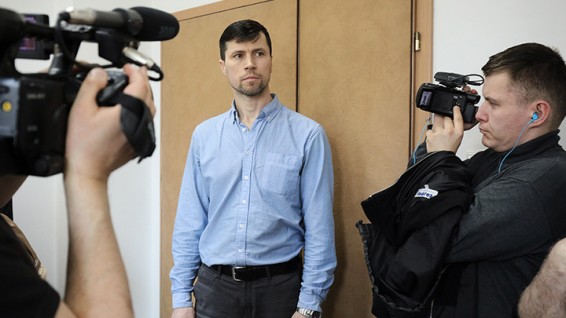 VIDEO: Русский мужчина бросил вызов Швеции, чтобы спасти своих детей