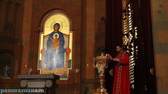 Ապրիլի 7-ին Եկեղեցին նշում է Ս. Մարիամ Աստվածածնի Ավետման տոնը