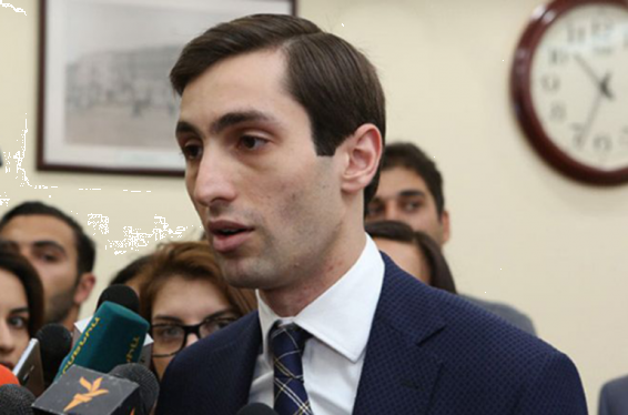 Քաղաքապետարնն ամեն ինչ անում է մեկ ընկերությունից 900 մլն դրամի գնում անելու համար. Դավիթ Խաժակյան