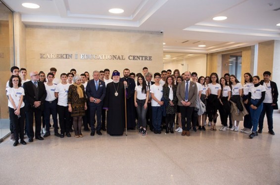 Մարսելի համազգային դպրոցի և Փարիզի դպրոցասեր միության վարժարանի աշակերտներն այցելել են Մայր Աթոռ