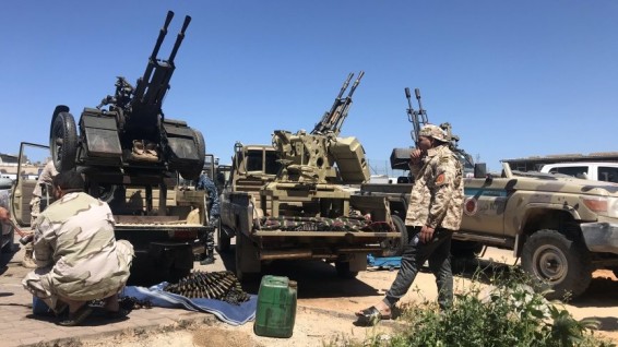 Командование ЛНА сообщило о сбитом при атаке на авиабазу военном самолете