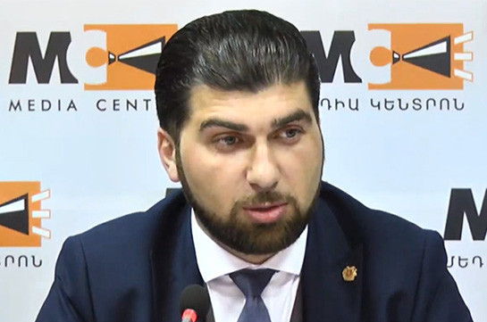 Ինքն ի պաշտոնե չպետք է խառնվի, կոչ կանեմ՝ չխոսի. Դավիթ Սանասարյանը՝ Վանեցյանի մասին