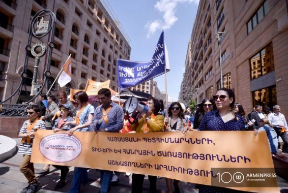 Երևանում Աշխատանքի միջազգային օրը նշեցին խորհրդանշական երթով