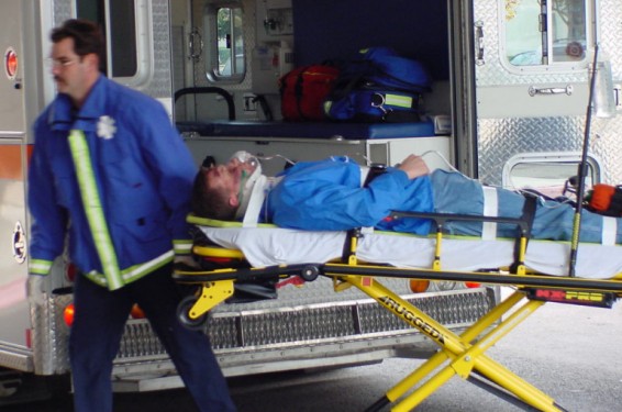 Լոռիում սարալանջին ոտքը կոտրած քաղաքացուն փրկարարները մոտ 800մ պատգարակով են տարել, որպեսզի մոտեցնեն շտապօգնության ավտոմեքենային