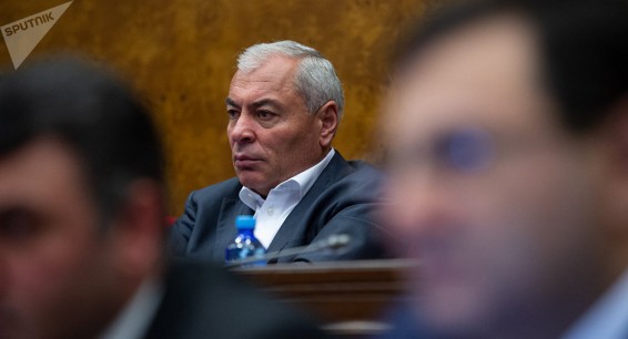 Бывший депутат-республиканец передаст свой бизнес в управление другой компании - газета