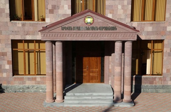 Ավտոմեքենայի սրահի հետևի ձախ նստատեղին հայտնաբերվել է իգական սեռի դիակ՝ բռնության հետքերով. ՔԿ