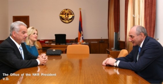 Բակո Սահակյանն ընդունել է ամերիկահայ բարերար եւ գործարար Վարդան Նազիրյանին