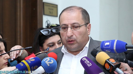 Ալումյան. Դատախազի ծառայողական մուտքով մտնելը կասկած է առաջացնում, որ դատավորը նախապատվություն է տալիս մեղադրող կողմին