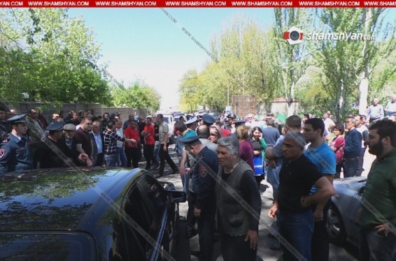 Ողջաբերդցիները բացել են ճանապարհը, բանակցում են փոխմարզպետի հետ. համայնքապետը՝ գյուղացիների բողոքի մասին