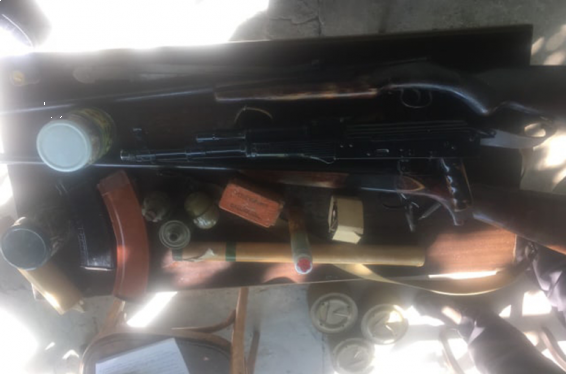 Ինքնաձիգ, հրացաններ, նռնակներ. Գեղանիստում մեծ քանակությամբ ապօրինի զենք-զինամթերք է հայտնաբերել, մեկ անձ ձերբակալվել է