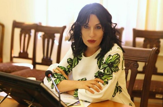 «Ճիշտ այնպես, ինչպես արևելյան բազարում». Նաիրա Զոհրաբյան