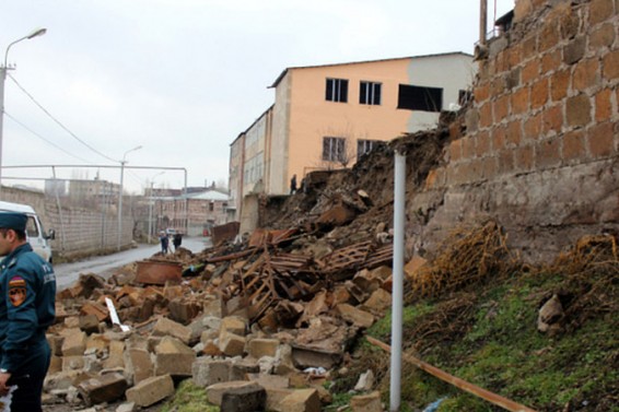 Սյունիքի մարզում երկու անասնագոմ է փլուզվել․ ԱԻՆ