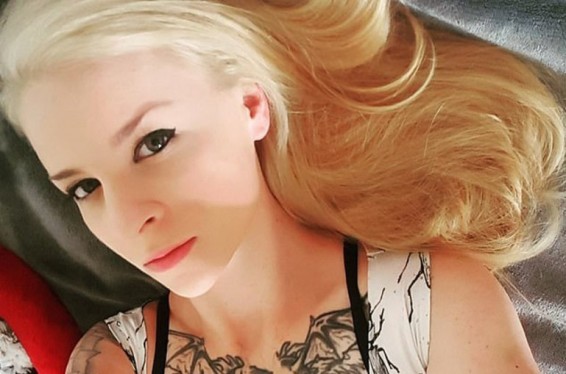 Ամերիկուհին 15 տարի ազատազրկման է դատապարտվել շերիֆի օգնական ներկայանալու և ընկերոջը բանտից ազատելու համար