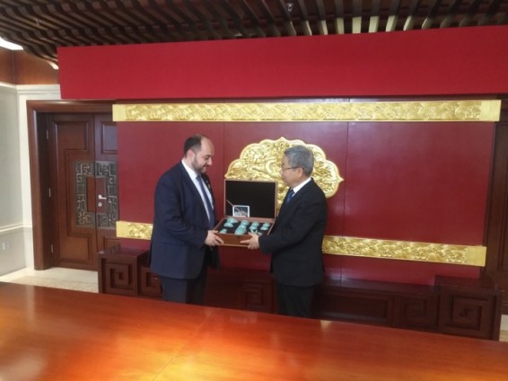 Արայիկ Հարությունյանը հանդիպել է Չինաստանի կրթության նախարարին