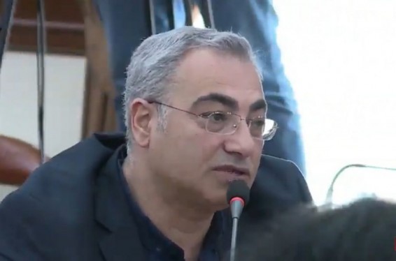 Արթուր Իսպիրյանին քաշքշել, հայհոյանքներ են հնչեցրել նրա հասցեին. ոստիկանությունը պարզել է ինքնությունը