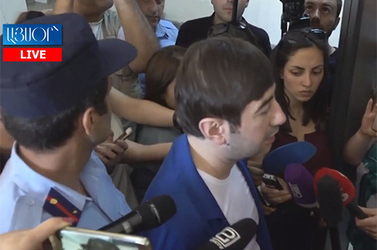 Երևի մարդիկ կան, ում ես խանգարում եմ. Վազգեն Ռշտունին հերքում է իր շահագրգռվածությունը Քոչարյանի ու մյուսների գործով