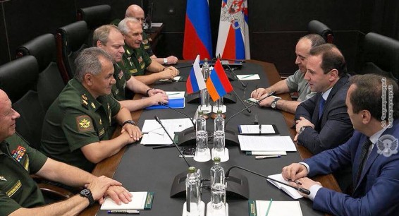 Давид Тоноян отправился в Россию — известны повестка и цель визита