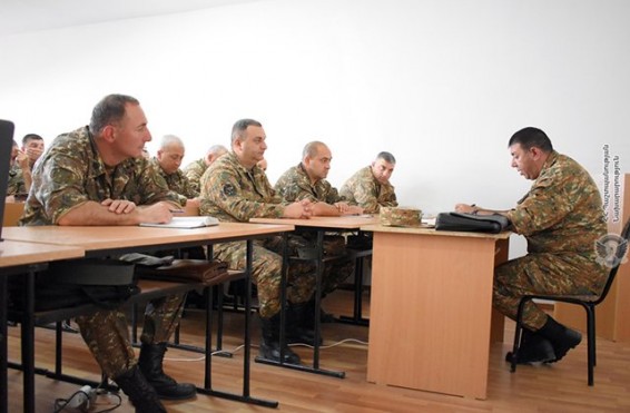 Զինված ուժերում անցկացվում են հրամանատարական հավաքներ