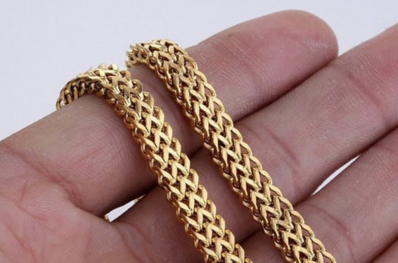 Թաթուլ Կրպեյանի անվան այգում անհայտ անձը հարվածել է տղամարդու դեմքին, պոկել պարանոցի ոսկյա շղթան