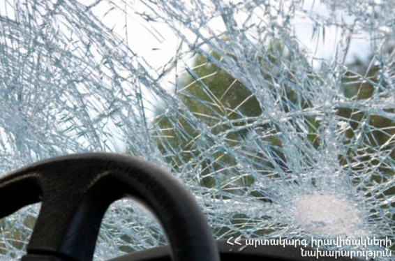 Գառնի-Գեղարդ ավտոճանապարհին «ԶԻԼ»-ը բախվել է «Mercedes» մակնիշի ավտոբուսին. կա տուծած