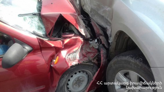 Մեքենան ծառին բախվելու հետևանքով մարդ է տուժել