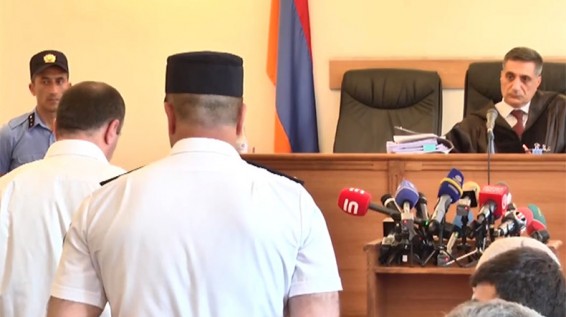 Իրավիճակը լարված է Քոչարյանի և մյուսների գործով դատական նիստում
