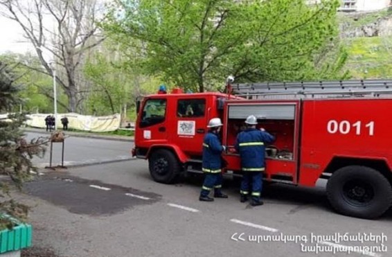 Խոշոր հրդեհ «Փարվանա» ռեստորանային համալիրի մոտ. մեկնել է երեք մարտական հաշվարկ