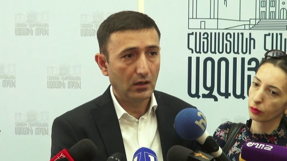 Тунян недоволен правительством Армении и обещает дать адекватный ответ