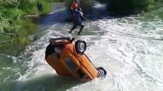 Ավտոմեքենան ընկել է Ողջի գետը