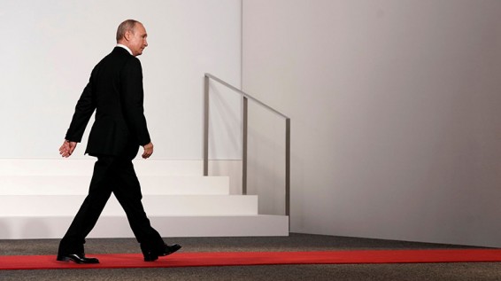 Президент России Владимир Путин уволил трех генералов
