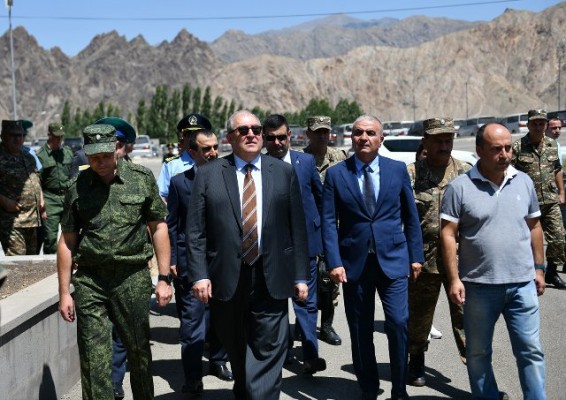 Մեղրին իսկապես դրախտ է՝ թե՛ իր բնությամբ, թե՛ մարդկանցով․ Հանրապետության նախագահն այցելել է Մեղրիի ազատ տնտեսական գոտի և տարածաշրջանային բժշկական կենտրոն