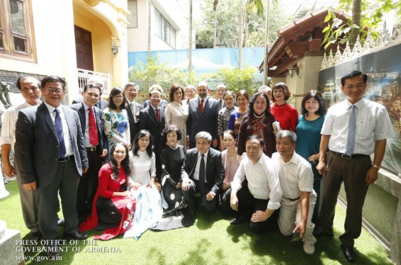 Նիկոլ Փաշինյանը ԵՊՀ վիետնամցի շրջանավարտներին հրավիրել է Երևան