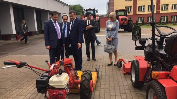 Մինսկում քննարկվել է Հայաստանում բելառուսական տրակտորների հավաքման արտադրություն ստեղծելու և արտահանելու հնարավորությունը