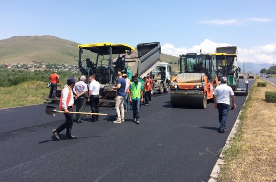 Ընթանում են Երևան-Սևան-Իջևան-Ադրբեջանի սահման Մ4 միջպետական ավտոճանապարհի առանձին հատվածների միջին նորոգման աշխատանքները