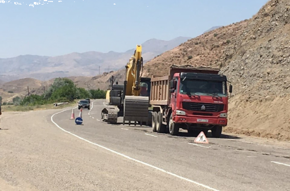 Մեկնարկել են Մ2 Երևան-Երասխ-Գորիս-Մեղրի-հայ-իրանական սահման միջպետական նշանակության ավտոճանապարհի կմ126+100-կմ131+500 հատվածի հիմնանորոգման աշխատանքները