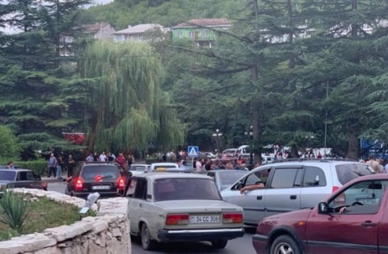 «Կանոնակարգեք խնդիրը, կամ գործատեղ ստեղծեք, ո՞վ ա ասում, թե շան տանջանքով փողն ուտելուց էդ իջևանցիք  միլիոնատեր են դառնում». Իջևանցիները հակադարձում են Փաշինյանին