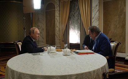 Оливер Стоун попросил Путина стать крёстным отцом его дочери