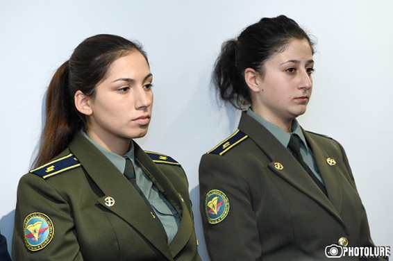 Госпожи офицеры: Пашинян пожелал видеть женщин в генеральских погонах