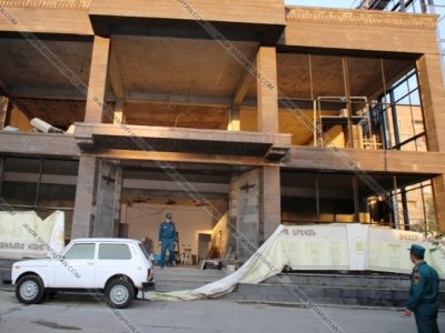 Վերելակը պոկվել է երեւանյան ռեստորանային համալիրում եւ ընկել 12 մետրից. Վիրավորների վիճակը ծայրահեղ ծանր է