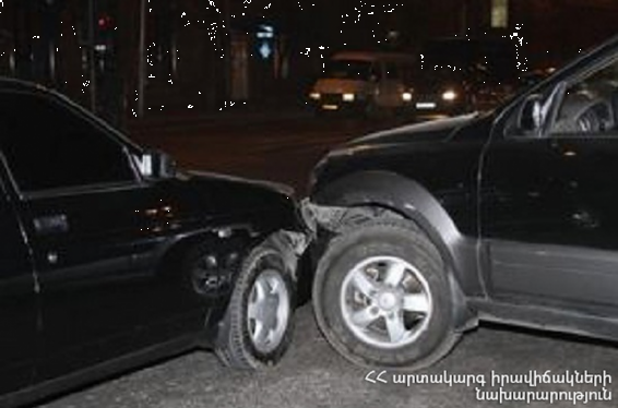 Երևանում բախվել են Honda-ն և Volkswagen-ը. վիրավորները հոսպիտալացվել են