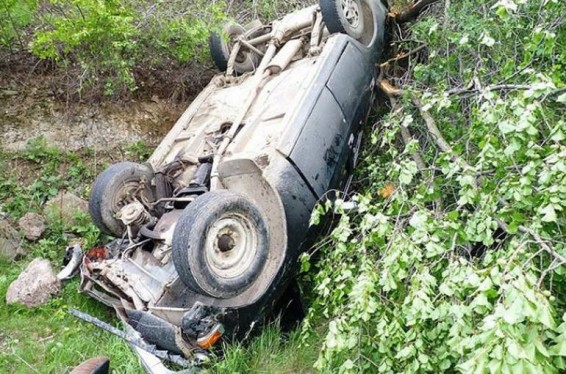 Ուրցաձորի ճանապարհին Mercedes-ն ընկել է ձորակը. վարորդը տեղափոխվել է Վեդու ԲԿ