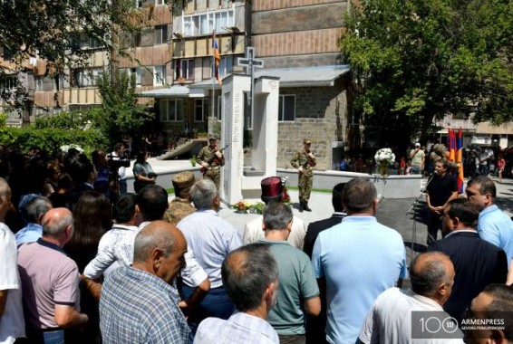 Մեծամորում բացվեց Ապրիլյան պատերազմում զոհված զինծառայողներին նվիրված հուշարձան